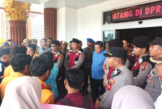 Sampaikan 7 Tuntutan, Puluhan Pengurus BEM Lakukan Aksi di Kantor DPRD Musi Rawas, Sempat Saling Dorong