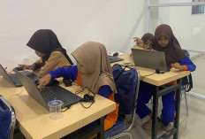 Siswa MI Ittihadul Ulum Lubuk Linggau Belajar Buat Poster Digital