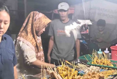 Ini yang Bikin Bakar-bakaran di Dekat Masjid Agung As-Salam Lubuk Linggau Ramai Pembeli