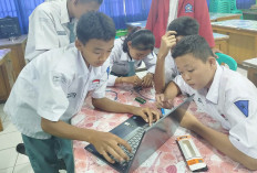 Pelajar SMK Yadika Lubuk Linggau Antusias Ikut Ekskul Robotik