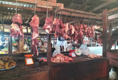 Harga Daging di Pasar Inpres Lubuk Linggau Masih Stabil di Pertengahan Ramadan