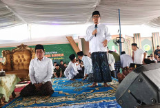 Puluhan Ribu Jamaah Padati Ponpes Darul Barokah, KH Anwar Zahid Beri Tausiah Penuh Makna