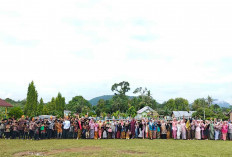 Meriahkan Hari Kartini, MIN 3 Musi Rawas Adakan Pawai 