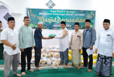 Pererat Tali Silaturahmi Antar Warga, Masjid Darussalam Lubuk Linggau Gelar Buka Puasa Bersama dan Berbagi