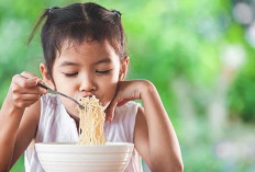 Kasih Anak Makan Mie Instan Boleh Loh, Asal Lakukan Ini !