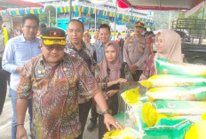 Kendalikan Harga Jelang Nataru Disperindag Adakan Bazar Pasar Murah