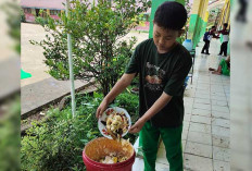 Guru Kreatif Lubuk Linggau Olah Sisa MBG jadi Pupuk Organik Cair