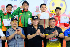 Bupati Muba HM Toha Saksikan Langsung Laga Tinju dan Karate PORPROV XV