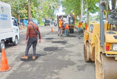 DPUPR Lubuk Linggau Percepat Tambal Jalan dan Tebas Bayang Jelang Arus Mudik Lebaran