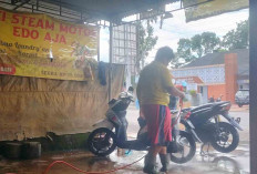Cuci Steam Motor 'Edo Aja' Tawarkan Layanan Bersih, Kinclong, dan Ekonomis