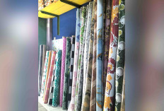 Karpet Lantai di Pasar Inpres Ramai Diburu Warga