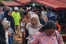 Manfaatkan Pengunjung Ramai,  Penyewaan kapal Wisata di Danau Aur Raup Cuan Jutaan Rupiah