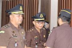 Ambil Sumpah Jabatan 2 Pejabatnya, Kajari Lubuk Linggau Ingatkan Pentingnya Implementasikan Tri Satya Adhyaks