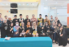 Bagikan Ratusan Takjil Bersama BNI, Elmira Haromain CSM Sosialisasikan Umroh COD kepada Masyarakat