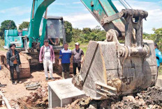 Realisasikan CSR, PT SAP Bangun Box Culvert dan Timbun Jalan Desa Pauh Muratara