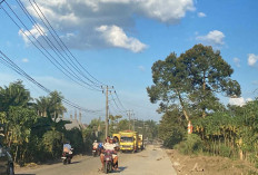 Mengeluh Dampak Pengerjaan Pembangunan Jalan Menimbulkan Debu Pekat