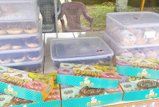 Donat dan Cromboloni, Cemilan Manis yang Lembut dengan Toping yang Lumer, Disini Belinya