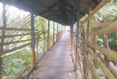 Jembatan Penghubung Dua Kelurahan di Lubuklinggau Rusak, Warga Takut Ambruk 