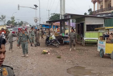 Satpol PP Muratara Tertibkan PKL Berjualan di Trotoar Jalan