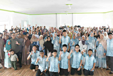 Karyawan SIT Mutiara Cendekia Lubuk Linggau Dapat Hadiah Umrah dari Yayasan Pendidikan dan Dakwah Pelita Taqwa