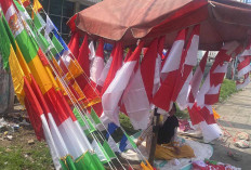 Menjelang Peringatan HUT RI ke-80, Permintaan Bendera di Lubuk Linggau Diakui Pedagang Alami Peningkatan