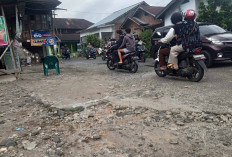 Jalan Disekitar Jembatan Batu Urip Lubuk Linggau Memburuk, Warga Resah Kemacetan dan Risiko Kecelakaan