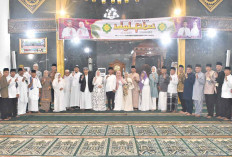 Bupati dan Wabup Musi Rawas Salat Idul Fitri Bersama Masyarakat, Hj Ratna Machmud : Istiqomah Dalam Kebaikan