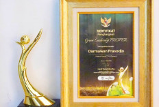 Dirut PLN Darmawan Prasodjo Raih Penghargaan Green Leadership, PLN Borong 11 PROPER Emas KLH 2025