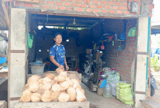 Harga Kelapa Parut di Pasar B Srikaton Musi Rawas Masih Normal