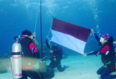 5 Provinsi Kibarkan Bendera Merah Putih Bawah Laut Momen HUT RI ke 79 Membentang Bendera Hingga 15 Meter 