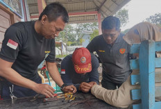 Heroiknya Petugas Damkar Musi Rawas Bantu Warga Lepaskan Cicin di Jari Tangan