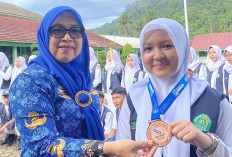 Siswi MTsN 1 Lubuk Linggau Juara OMI Nasional Mapel Matematika Terintegrasi