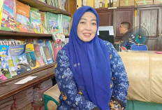 Plt Kepala SDN 21 Lubuk Linggau Mengajar Siswa Kelas 6 Begini Strateginya