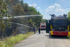 Terima Laporan Ada Karhutlah Polres Musi Rawas Bantu Padamkan Api Kirim Mobil Water Cannon