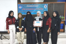 Penyerahan Hadiah Lomba Vidio Kreatif Manajemen