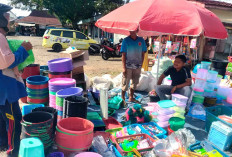 Perabotan Serba Rp 5.000 Masih Jadi Pilihan Warga, Berbelanja Hemat di Pasar Satelit 