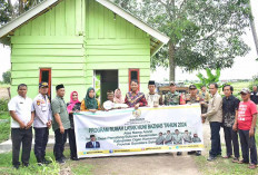 Pemkab OKI Bantu Kakek Amrin Gubuk Reyot Menjadi Rumah Layak Huni