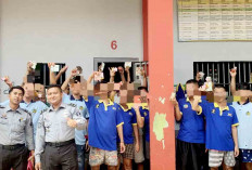 Berikan Peralatan Mandi ke Warga Binaan Lapas Narkotika KElas IIA Muara Beliti