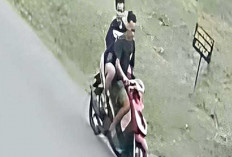 Lagi Asyik Main Hp Bocah di Lubuk Linggau Dijambret 2 Pelaku OTD. Diancam Sambil Leher Dicekik  