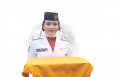 Theresia Putri Arimbi, Siswi SMAN Tugumulyo Pembawa Baki Duplikat Bendera Pusaka Musi Rawas