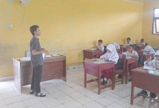 Indra Permana Guru SDN 37 Lubuk Linggau Punya Cara Jitu Bikin Siswa Happy Belajar Bahasa Inggris 