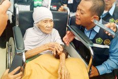Berangkat Haji Diusia Seabad Lebih, Begini Cerita Nenek Sumbuk yang Sudah Tiba di Mekkah