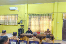 Panitia Sosialisasikan Teknis Pelaksanaan LCC Super 100 Guruku Hebat Guruku Mantab pada Korwil Kecamatan