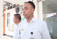 Minta Bebaskan Kades, Ratusan Masyarakat Rela Demo di Pengadilan Negeri 