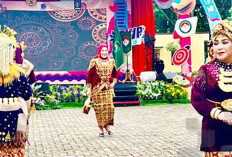 Tampilkan Busana Khas Muratara, DWP Turut Lestarikan Identitas Lokal 