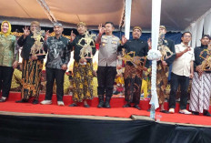 Meriah dan Penuh Makna: HUT Ke-4 Republik Ngapak Musi Rawas Diwarnai Pagelaran Wayang Kulit