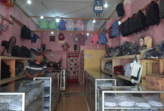 Jelang Tahun Ajaran Baru Toko Seragam Sekolah di Lubuk Linggau Masih Sepi Pembeli, Ini Peyebabnya