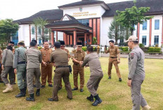 Pemkab Mura Gelar Apel Pagi Bersama, Sekda Minta ASN Tingkatkan Kinerja dan Pelayanan ke Masyarakat