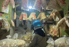 Jelang Ramadhan, Kerupuk Keriting Paling Banyak Dicari