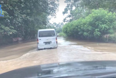 INFO MUDIK 2024 : Banjir Rendam Jalan di Karang Dapo Muratara, ini Jalur Bagi Warga yang Ingin ke Rupit 